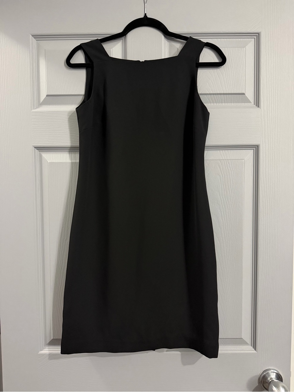 Liz Claiborne Black Sleeveless Midi Shift Dress